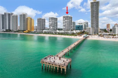 Condo in Sunny Isles Beach, Florida, 3 bedrooms  № 1958677 - photo 2