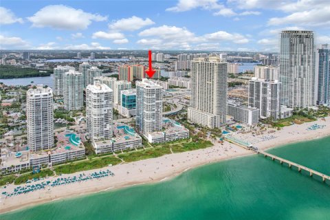 Condo in Sunny Isles Beach, Florida, 3 bedrooms  № 1958677 - photo 18