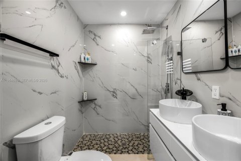 Villa ou maison à vendre à Miami, Floride: 3 chambres, 146.14 m2 № 2081134 - photo 23