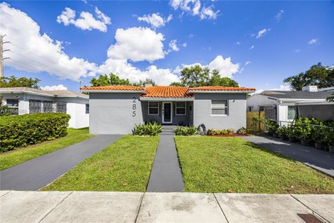 Villa ou maison à Miami, Floride 3 chambres, 146.14 m2 № 2081134