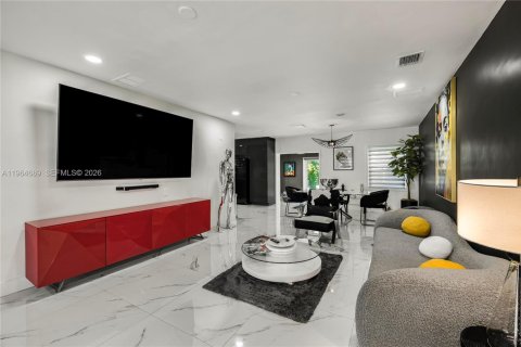 Villa ou maison à vendre à Miami, Floride: 3 chambres, 146.14 m2 № 2081134 - photo 6