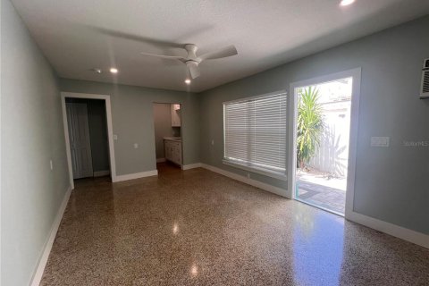 Apartment in Saint Petersburg, Florida 2 bedrooms, 60.39 sq.m. № 2225865 - photo 29