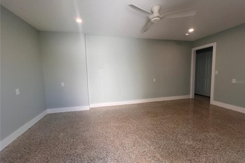 Apartment in Saint Petersburg, Florida 2 bedrooms, 60.39 sq.m. № 2225865 - photo 15