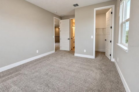 House in Winter Garden, Florida 5 bedrooms, 361.3 sq.m. № 2377796 - photo 22