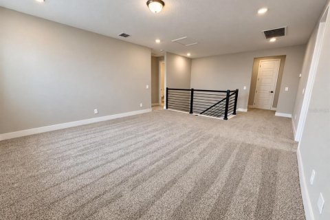 House in Winter Garden, Florida 5 bedrooms, 361.3 sq.m. № 2377796 - photo 17