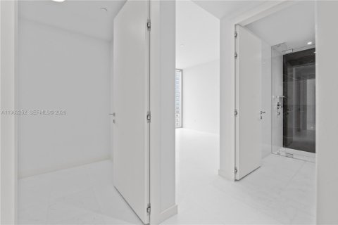 Copropriété à louer à Miami, Floride: 3 chambres, 328.5 m2 № 2026858 - photo 19