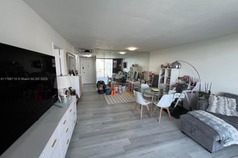 Copropriété à vendre à Miami Beach, Floride: 1 chambre, 78.04 m2 № 1738716 - photo 3