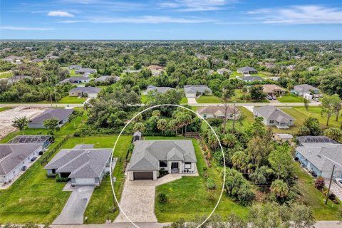 Villa ou maison à vendre à Port Charlotte, Floride: 3 chambres, 178.19 m2 № 2389153 - photo 3