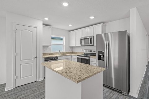 House in Poinciana, Florida 3 bedrooms, 130.16 sq.m. № 1680558 - photo 2