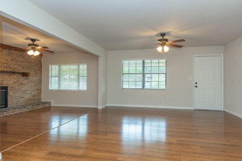 Villa ou maison à louer à DeLand, Floride: 3 chambres, 140.93 m2 № 2415084 - photo 3