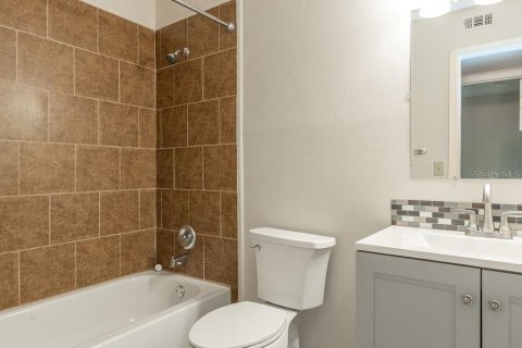 Villa ou maison à louer à DeLand, Floride: 3 chambres, 140.93 m2 № 2415084 - photo 9