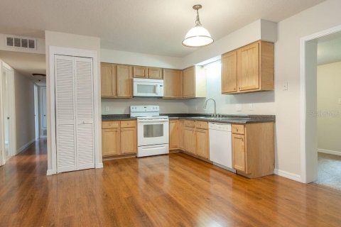 Villa ou maison à louer à DeLand, Floride: 3 chambres, 140.93 m2 № 2415084 - photo 6