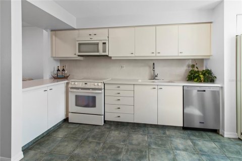 Condominio en alquiler en Longboat Key, Florida, 2 dormitorios, 148.74 m2 № 2108610 - foto 9