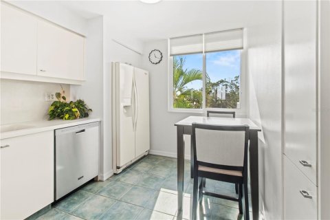 Condominio en alquiler en Longboat Key, Florida, 2 dormitorios, 148.74 m2 № 2108610 - foto 10