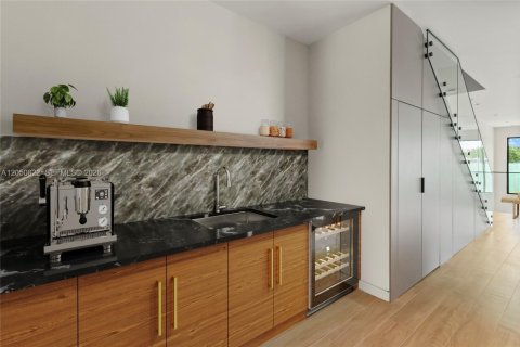 Adosado en venta en Miami, Florida, 4 dormitorios, 258.83 m2 № 2169109 - foto 7