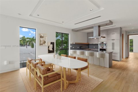 Adosado en venta en Miami, Florida, 4 dormitorios, 258.83 m2 № 2169109 - foto 6
