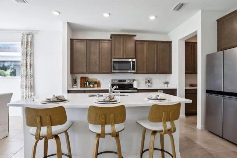 Casa en venta en Land O' Lakes, Florida, 4 dormitorios, 307.79 m2 № 1911107 - foto 4