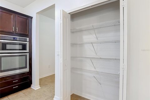 Villa ou maison à vendre à Brandon, Floride: 4 chambres, 238.94 m2 № 2148773 - photo 17