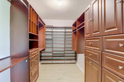 Villa ou maison à vendre à Brandon, Floride: 4 chambres, 238.94 m2 № 2148773 - photo 27