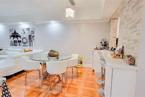 Купить кондоминиум в Санрайз, Флорида 2 спальни, 101.26м2, № 2055750 - фото 14