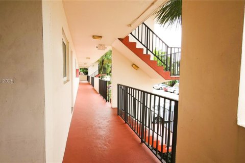 Купить кондоминиум в Санрайз, Флорида 2 спальни, 101.26м2, № 2055750 - фото 28