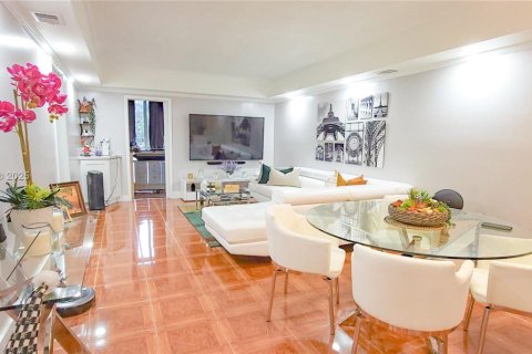 Купить кондоминиум в Санрайз, Флорида 2 спальни, 101.26м2, № 2055750 - фото 11