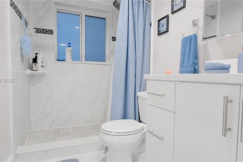 Купить кондоминиум в Санрайз, Флорида 2 спальни, 101.26м2, № 2055750 - фото 16