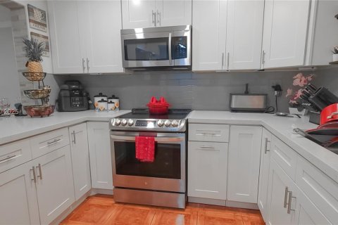 Купить кондоминиум в Санрайз, Флорида 2 спальни, 101.26м2, № 2055750 - фото 6