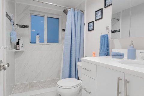 Купить кондоминиум в Санрайз, Флорида 2 спальни, 101.26м2, № 2055750 - фото 18