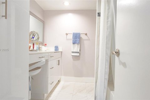 Купить кондоминиум в Санрайз, Флорида 2 спальни, 101.26м2, № 2055750 - фото 23