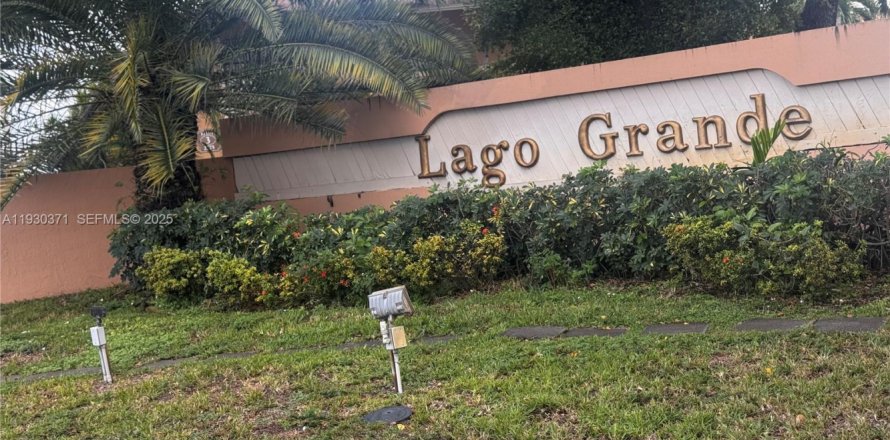 Condo à Hialeah, Floride, 2 chambres № 2034858