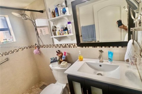 Copropriété à vendre à Hialeah, Floride: 2 chambres, 69.68 m2 № 2034858 - photo 15