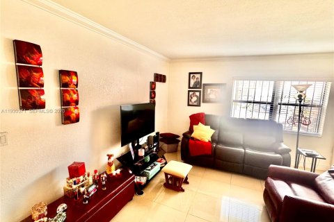 Copropriété à vendre à Hialeah, Floride: 2 chambres, 69.68 m2 № 2034858 - photo 9