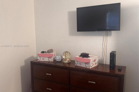 Copropriété à vendre à Hialeah, Floride: 2 chambres, 69.68 m2 № 2034858 - photo 12