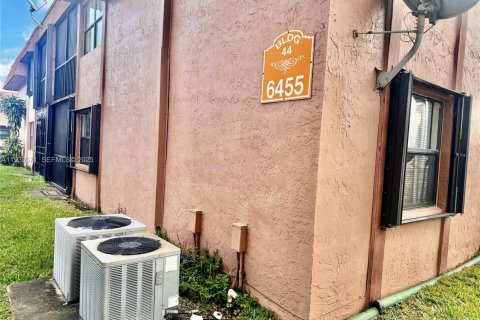 Copropriété à vendre à Hialeah, Floride: 2 chambres, 69.68 m2 № 2034858 - photo 4