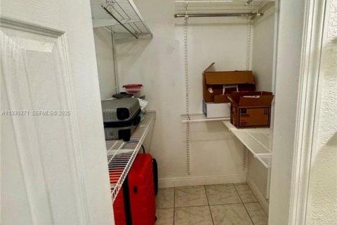 Copropriété à vendre à Hialeah, Floride: 2 chambres, 69.68 m2 № 2034858 - photo 20