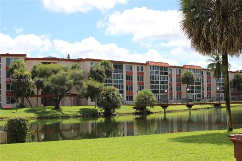 Condominio en alquiler en Sunrise, Florida, 2 dormitorios, 101.26 m2 № 2032211 - foto 23