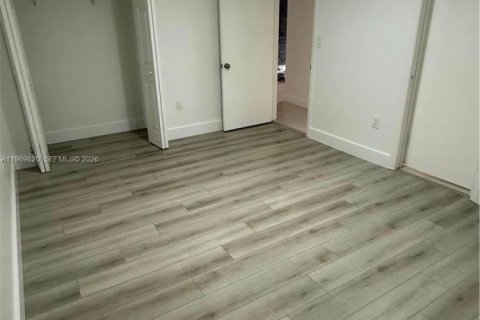 Condominio en alquiler en Miami, Florida, 2 dormitorios, 86.96 m2 № 2030641 - foto 17