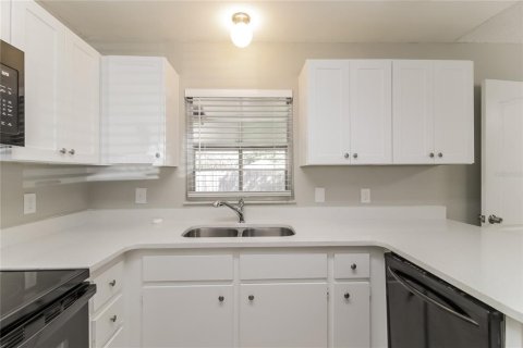 Casa en alquiler en Apopka, Florida, 3 dormitorios, 132.2 m2 № 1913927 - foto 5