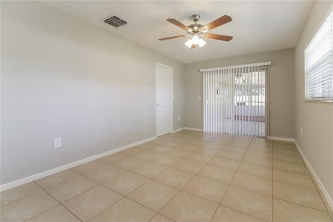 Casa en alquiler en Apopka, Florida, 3 dormitorios, 132.2 m2 № 1913927 - foto 9