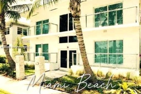 Снять в аренду кондоминиум в Майами-Бич, Флорида 1 спальня, 54.44м2, № 1995236 - фото 3