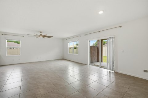 Casa en venta en Port St. Lucie, Florida, 4 dormitorios, 178 m2 № 2265760 - foto 12