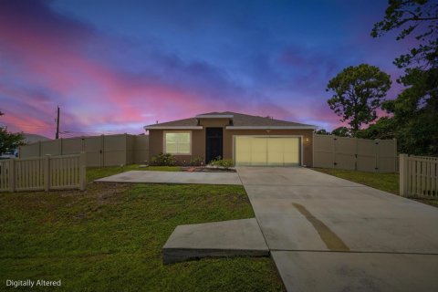 Casa en venta en Port St. Lucie, Florida, 4 dormitorios, 178 m2 № 2265760 - foto 2