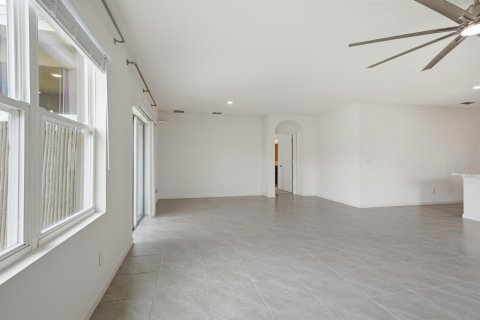 Casa en venta en Port St. Lucie, Florida, 4 dormitorios, 178 m2 № 2265760 - foto 13