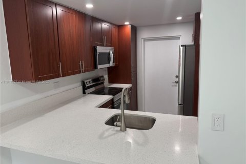 Copropriété à vendre à Miami, Floride: 2 chambres, 94.76 m2 № 1974437 - photo 2
