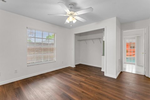 Villa ou maison à vendre à Port St. Lucie, Floride: 3 chambres, 241.08 m2 № 2190859 - photo 15