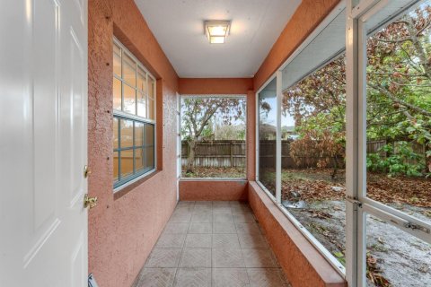 Villa ou maison à vendre à Port St. Lucie, Floride: 3 chambres, 241.08 m2 № 2190859 - photo 20