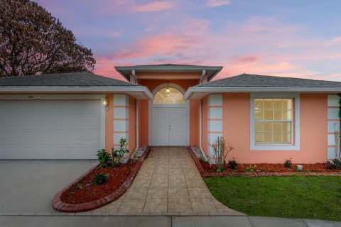 Villa ou maison à Port St. Lucie, Floride 3 chambres, 241.08 m2 № 2190859