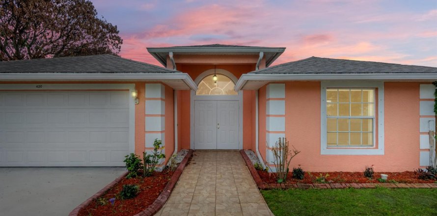 Villa ou maison à Port St. Lucie, Floride 3 chambres, 241.08 m2 № 2190859
