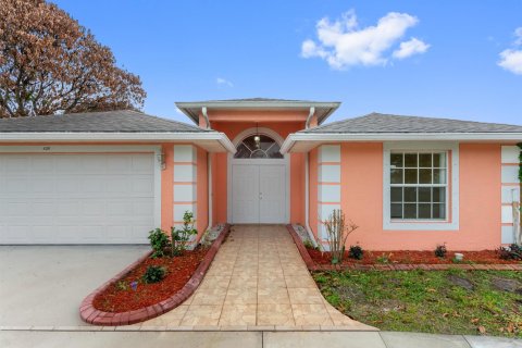 Villa ou maison à vendre à Port St. Lucie, Floride: 3 chambres, 241.08 m2 № 2190859 - photo 2